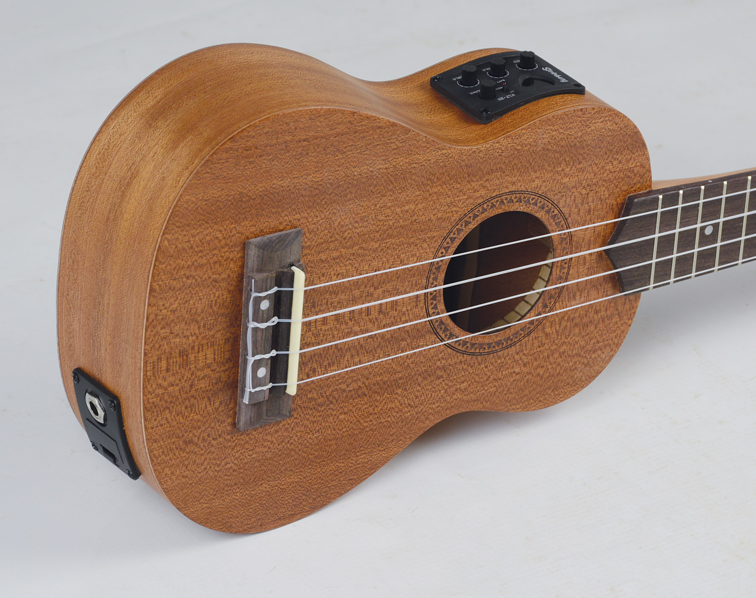 Ukulele Strinberg Soprano Eletrico UK06SE MGS Fosco Com Capa 11534