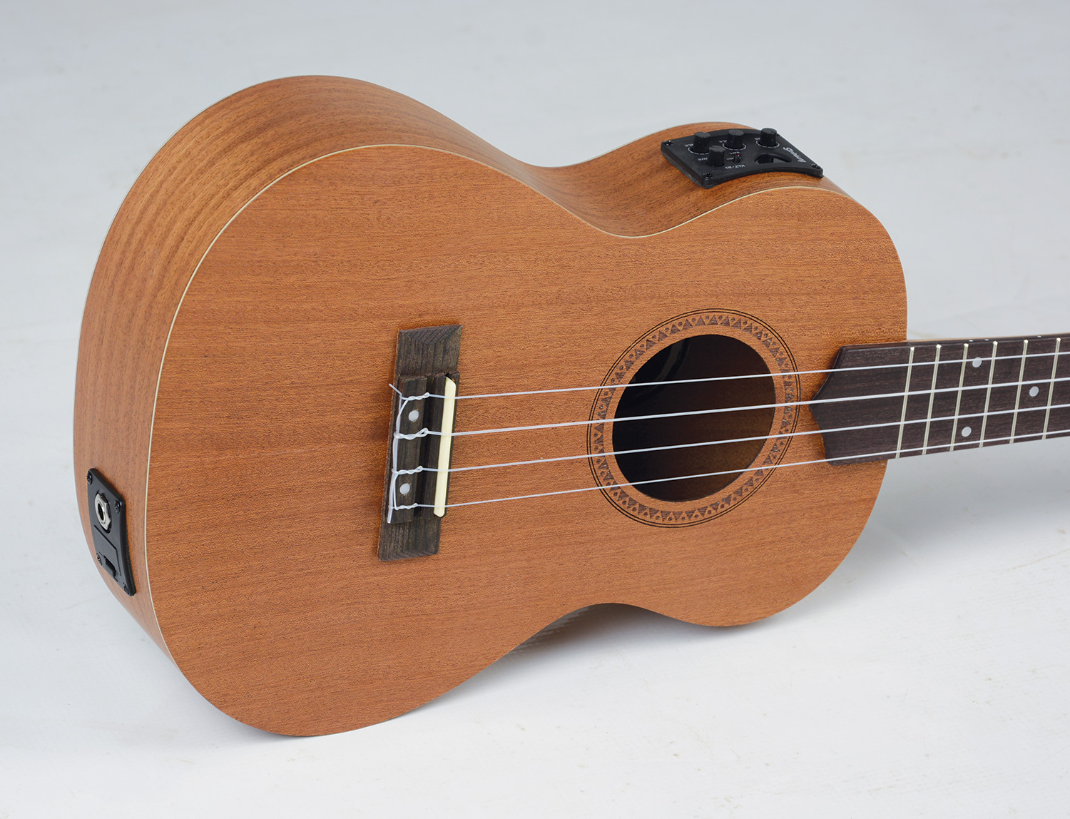 Ukulele Strinberg Tenor Eletrico UK06TE MGS Fosco Com Capa 11536