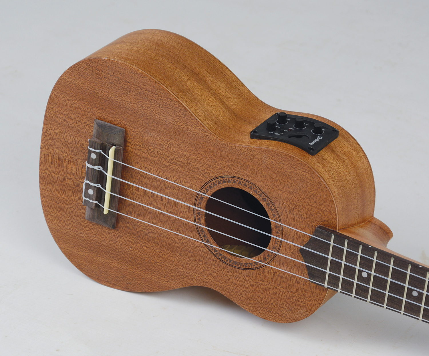 Ukulele Strinberg Soprano Eletrico UK06SE MGS Fosco Com Capa 11534